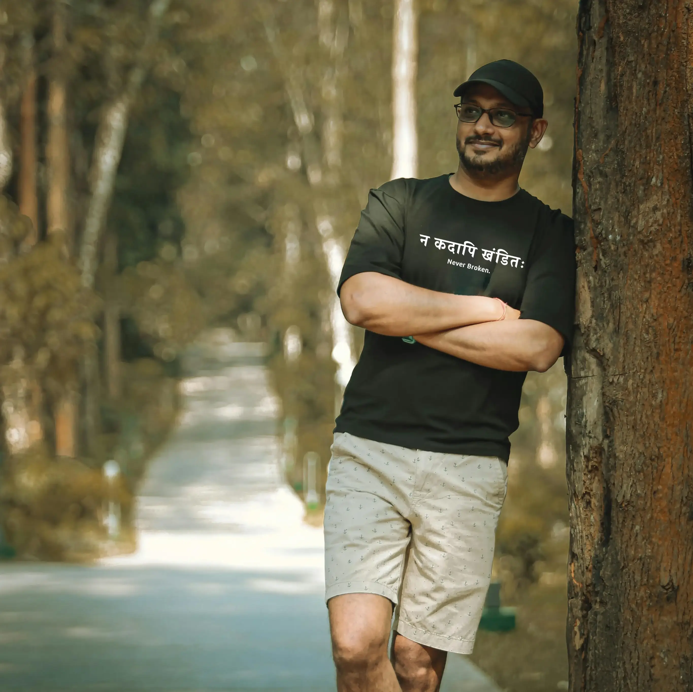 Na Kadaapi Khandita | Sanskrit Quote T-shirt